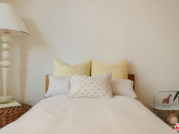 1124 W Panorama Way, Los Angeles CA 90012