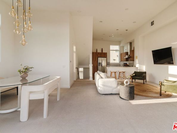 1124 W Panorama Way, Los Angeles CA 90012