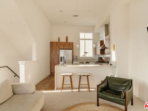 1124 W Panorama Way, Los Angeles CA 90012