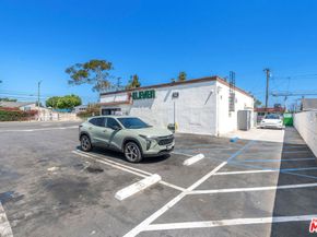 1960 Santa Fe Avenue, Long Beach CA 90810