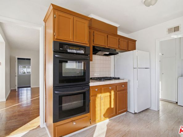 401 E Darlan Street, Gardena CA 90248