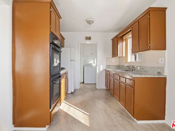 401 E Darlan Street, Gardena CA 90248