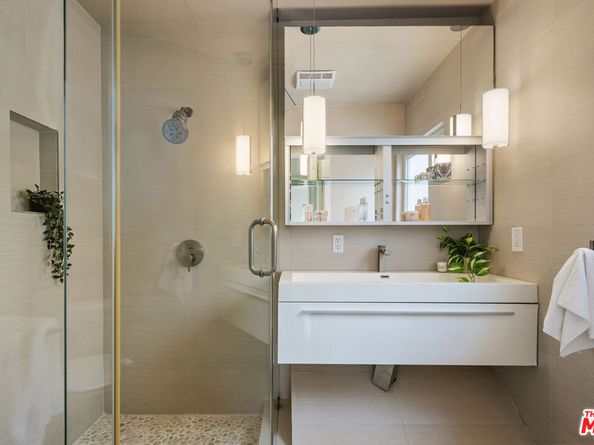 34 Anchorage Street, Venice CA 90292