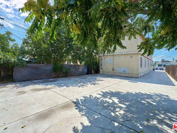1247 E Vernon Avenue, Los Angeles CA 90011