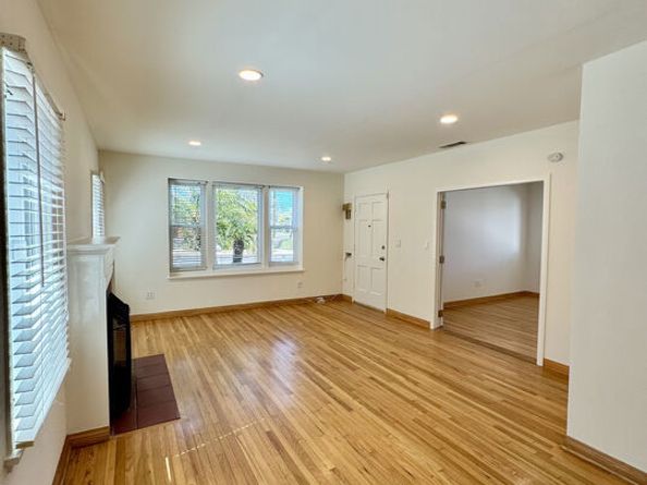 7000 W 85th Street, Los Angeles CA 90045