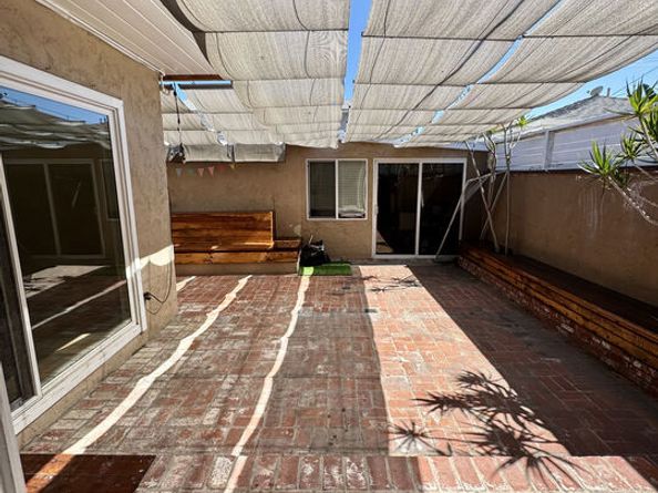 7000 W 85th Street, Los Angeles CA 90045