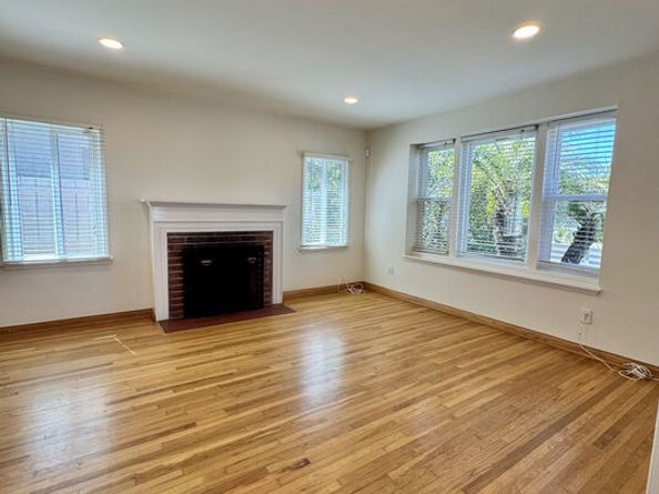 7000 W 85th Street, Los Angeles CA 90045