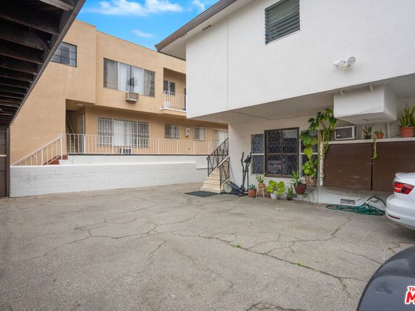 1010 N Orange Grove Avenue, West Hollywood CA 90046