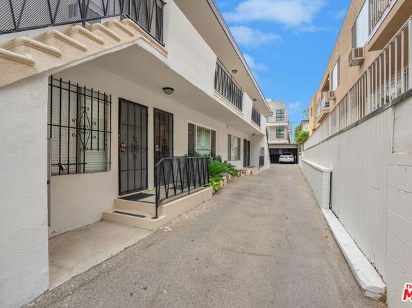 1010 N Orange Grove Avenue, West Hollywood CA 90046