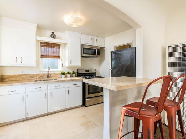 1560 N Coast Hwy 101, Encinitas CA 92024