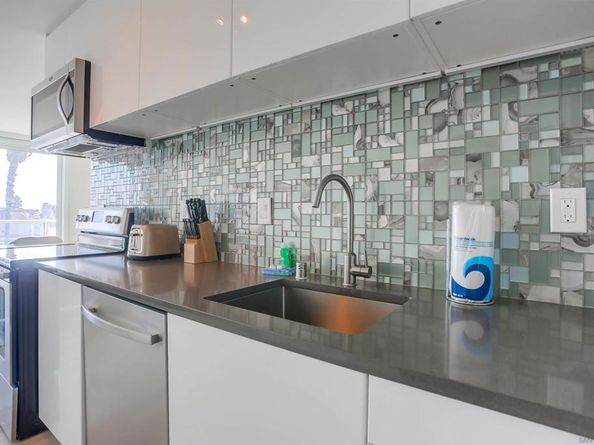 725 Redondo Ct 27, San Diego CA 92109