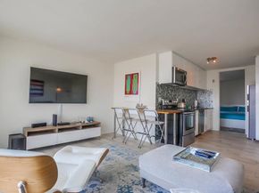 725 Redondo Ct 27, San Diego CA 92109