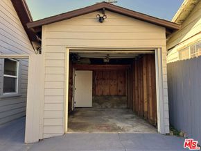 1109 N Chester Avenue, Inglewood CA 90302