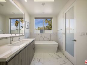 12045 Guerin Street PH3, Studio City CA 91604