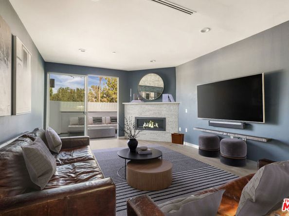 12045 Guerin Street PH3, Studio City CA 91604