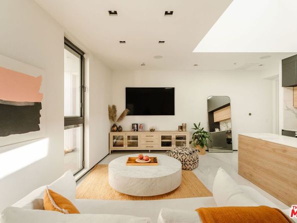 1253 N Sweetzer Avenue 6, West Hollywood CA 90069