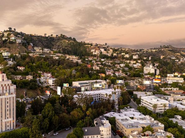 1253 N Sweetzer Avenue 6, West Hollywood CA 90069