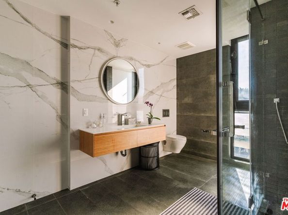 1253 N Sweetzer Avenue 6, West Hollywood CA 90069