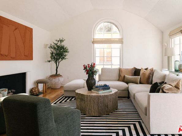 910 Masselin Avenue, Los Angeles CA 90036