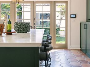 910 Masselin Avenue, Los Angeles CA 90036