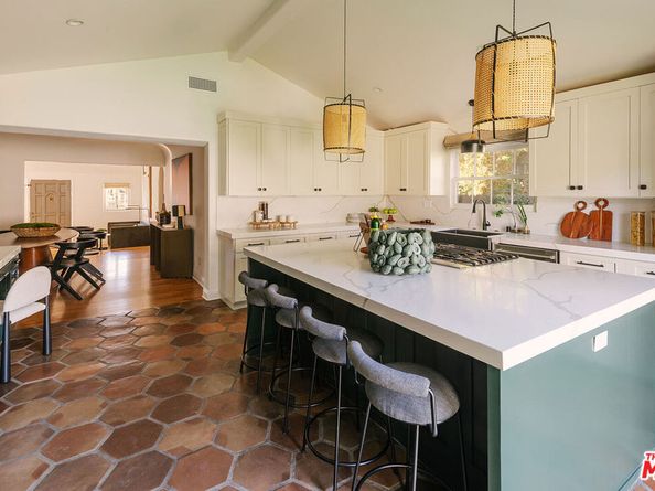 910 Masselin Avenue, Los Angeles CA 90036