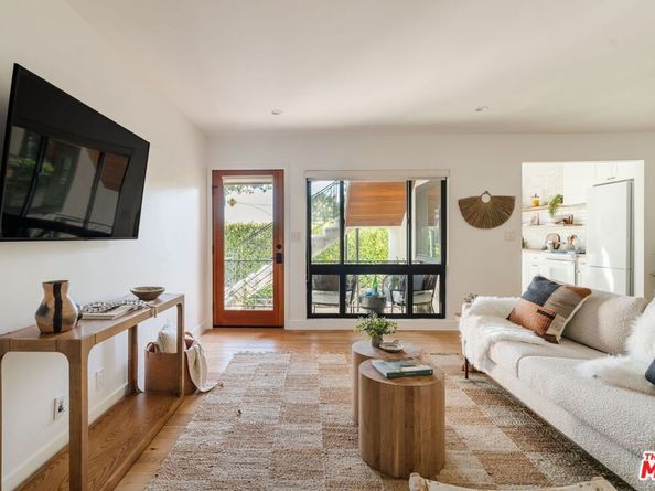 1943 12th 2, Santa Monica CA 90404