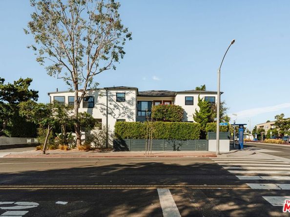 1943 12th 2, Santa Monica CA 90404