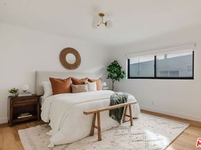 1943 12th 2, Santa Monica CA 90404