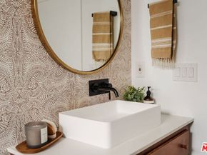 1943 12th 2, Santa Monica CA 90404