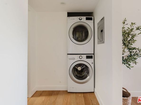 1943 12th 2, Santa Monica CA 90404