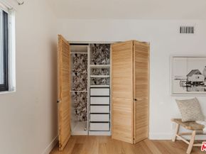 1943 12th 2, Santa Monica CA 90404