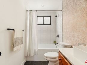 1943 12th 2, Santa Monica CA 90404