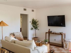 1943 12th 2, Santa Monica CA 90404