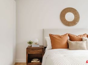 1943 12th 2, Santa Monica CA 90404