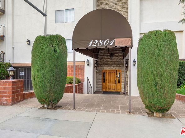 12801 Moorpark Street 110, Studio City CA 91604
