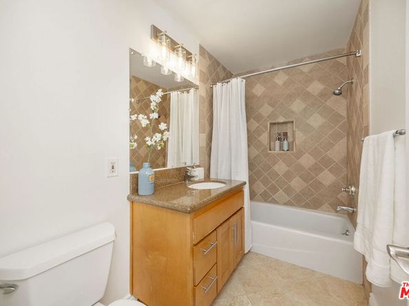 12801 Moorpark Street 110, Studio City CA 91604