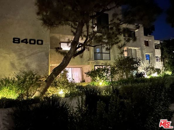 8400 De Longpre Avenue 104, West Hollywood CA 90069