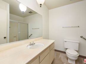 8400 De Longpre Avenue 104, West Hollywood CA 90069