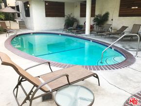 8400 De Longpre Avenue 104, West Hollywood CA 90069