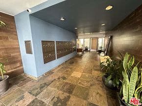 8400 De Longpre Avenue 104, West Hollywood CA 90069