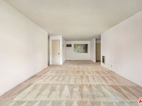 8400 De Longpre Avenue 104, West Hollywood CA 90069