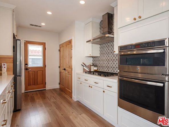 2422 W 77th Street, Inglewood CA 90305