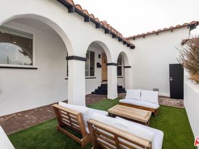 2422 W 77th Street, Inglewood CA 90305