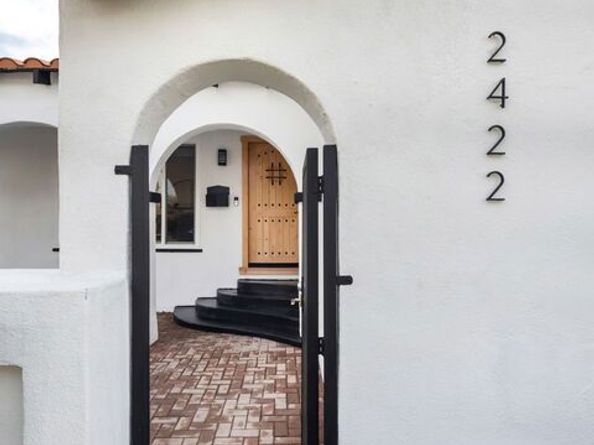 2422 W 77th Street, Inglewood CA 90305