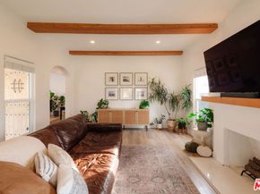 2422 W 77th Street, Inglewood CA 90305