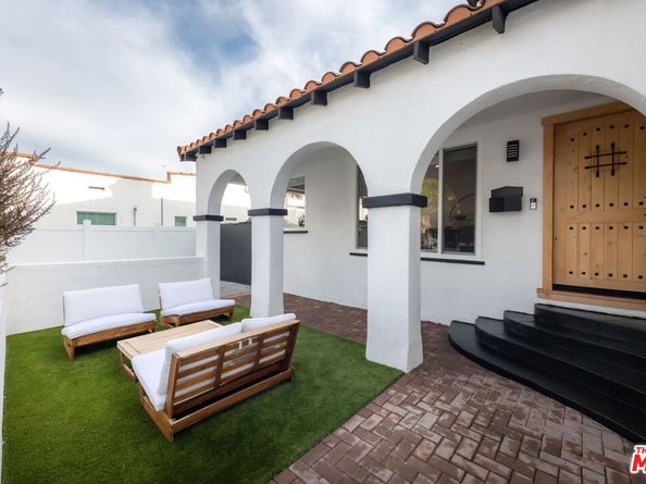 2422 W 77th Street, Inglewood CA 90305