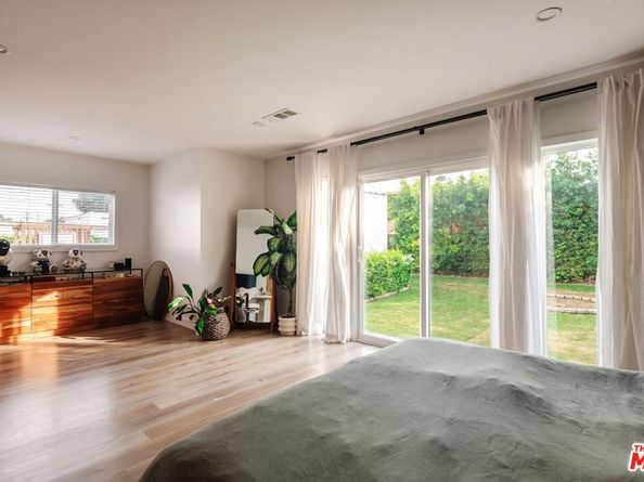 2422 W 77th Street, Inglewood CA 90305