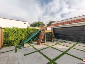 2422 W 77th Street, Inglewood CA 90305