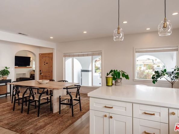 2422 W 77th Street, Inglewood CA 90305