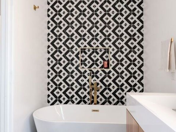 2422 W 77th Street, Inglewood CA 90305